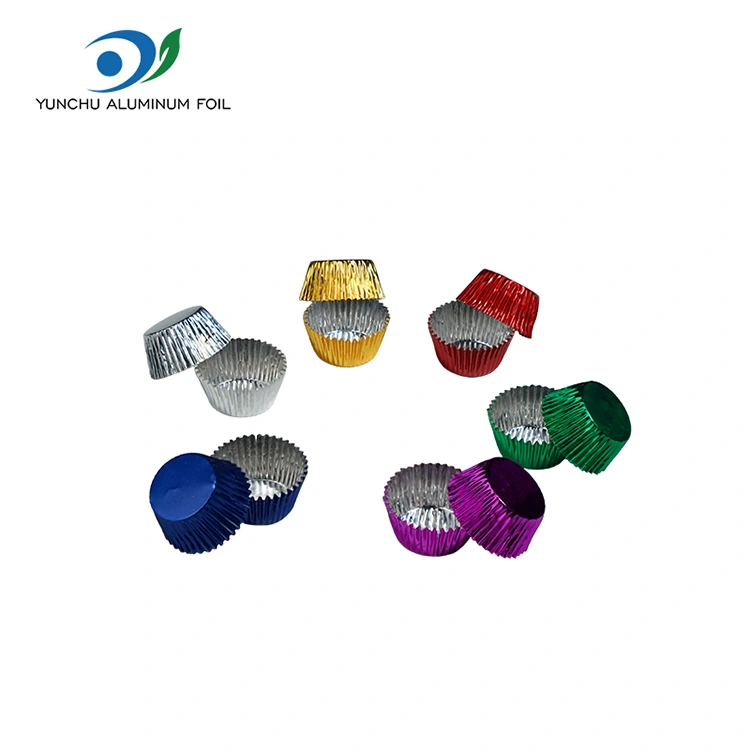 Circum parva sarcina pistoria argentum aluminium ffoyle cibum continens